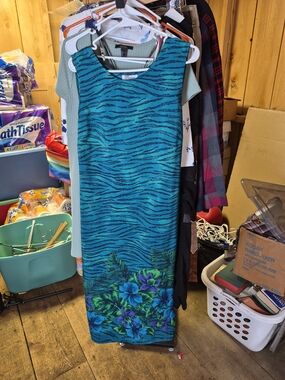 Sleeveless Teal Floral-Accent Shift Dress Bin 75